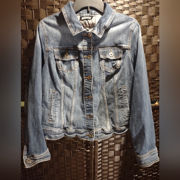 torrid Jackets & Blazers - Torrid Feel The Fit Light/Medium Wash Denim Jacket Size 0 12/14 Lg